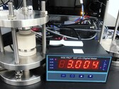 Het AI solid-state batterijmateriaal wordt in elektrodekorrels geperst (afbeelding: Microsoft)