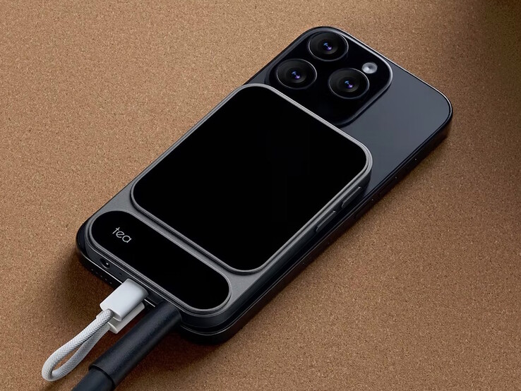 De Khadas Tea Pro batterij-aangedreven DAC kan magnetisch bevestigd worden aan compatibele telefoons. (Afbeeldingsbron: Khadas)