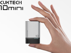 De 10 Mini kost ongeveer $25 in China. Afgebeeld: de voedingsadapter. (Afbeeldingsbron: Cuktech - bewerkt)