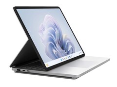 De Surface Laptop Studio 2 past het ontwerp van zijn voorganger aan. (Afbeelding bron: @rquandt &amp;amp; WinFuture)