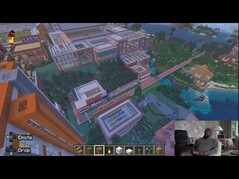 In twaalf jaar tijd is het Minecraft-project van Mike Tomlin uitgegroeid tot een uitgestrekte metropool vol woongebouwen, sportlocaties, winkels en groene ruimtes.