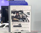Asus toonde het MP13UC e-paper display en de ATS01D stand op Computex 2026.
