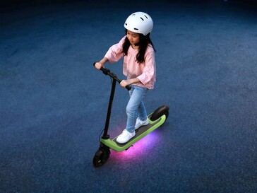 De Segway C2 Go beschikt over RGB-verlichting met 256 kleuren.