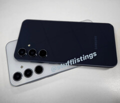 De Samsung Galaxy A55 in twee van de lanceringskleuren. (Afbeeldingsbron: @stufflistings)