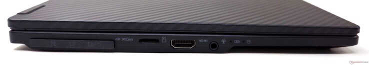 Links: ROG XG Mobile interface, microSD-kaartlezer, HDMI 2.1-uitgang, 3,5 mm combo audio-aansluiting