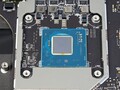 Intel Arc A370M module bevestigd aan het moederbord van de laptop (Image Source: Forbes)