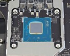 Intel Arc A370M module bevestigd aan het moederbord van de laptop (Image Source: Forbes)