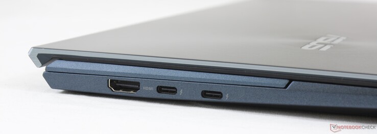 Links: HDMI 1.4, 2x USB-C met Thunderbolt 4