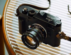 De Mandler 50 mm f/1,4 E46 Pre-ASPH is gebaseerd op het ontwerp van een oudere Leica Summilux-lens.