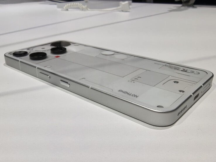 Nothing Phone (3) Wit (bron: Notebookcheck)