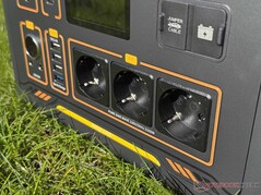 Drie 230 V stopcontacten