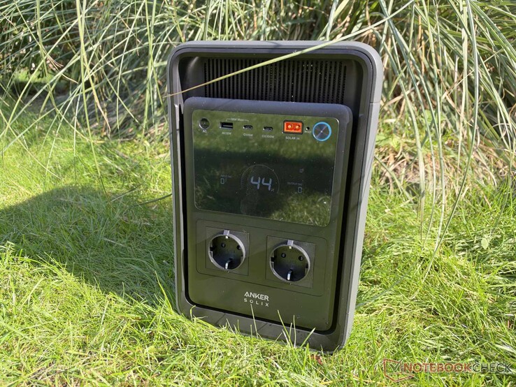 Voorkant van de Anker Solix S2000