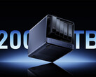 De configuratie met 128 GB unified RAM kan modellen van de 120B-klasse lokaal uitvoeren. Afgebeeld: een promotiefoto waarop de totale opslagcapaciteit van de NAS wordt benadrukt.