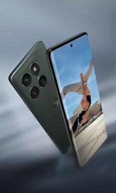De Motorola Edge 2025 heeft een afwerking van kunstleer. (Afbeeldingsbron: Evan Blass)