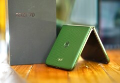 De Motorola Razr Plus 2026 biedt meer stabiliteit en duurzaamheid dankzij het nieuwe titanium scharnier.