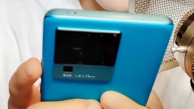 De camerabult van deze smartphone lijkt op die van een Vivo vlaggenschip, maar heeft wat lijkt op iQOO Neo branding. (Bron: Digital Chat Station via Weibo)