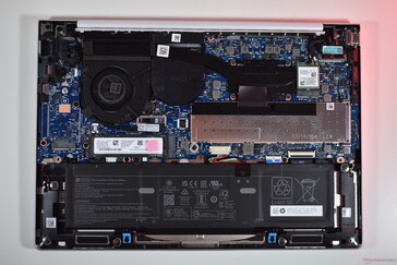 HP EliteBook 8 G1a 14: intern