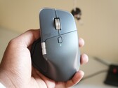 De Logitech MX Master 4 in Graphite (Afbeelding bron: Abhinav Fating/Notebookcheck)
