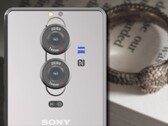 Een lijntekening en onofficiële conceptvideo tonen de Sony Xperia PRO I-II met dubbele 1-inch sensoren. (Afbeeldingsbron: Multi Tech Media/Unsplash - bewerkt)