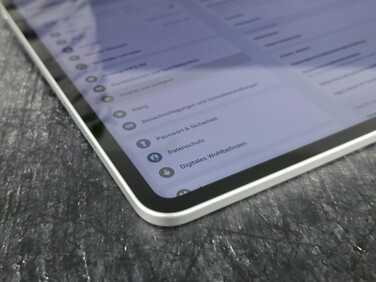 Oppo Pad 4 Pro in review. (Afbeeldingsbron: Marcus Herbrich/Notebookcheck)