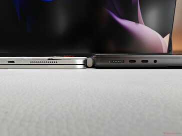 iPad Pro 11 2025 M5 en Magic Keyboard (links) vs. Apple MacBook Pro 14 (rechts)