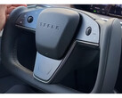 Tesla biedt nieuw Yoke-stuurwiel voor Model S en Model X (afbeelding: Tesla / @dkrasniy, X-App)