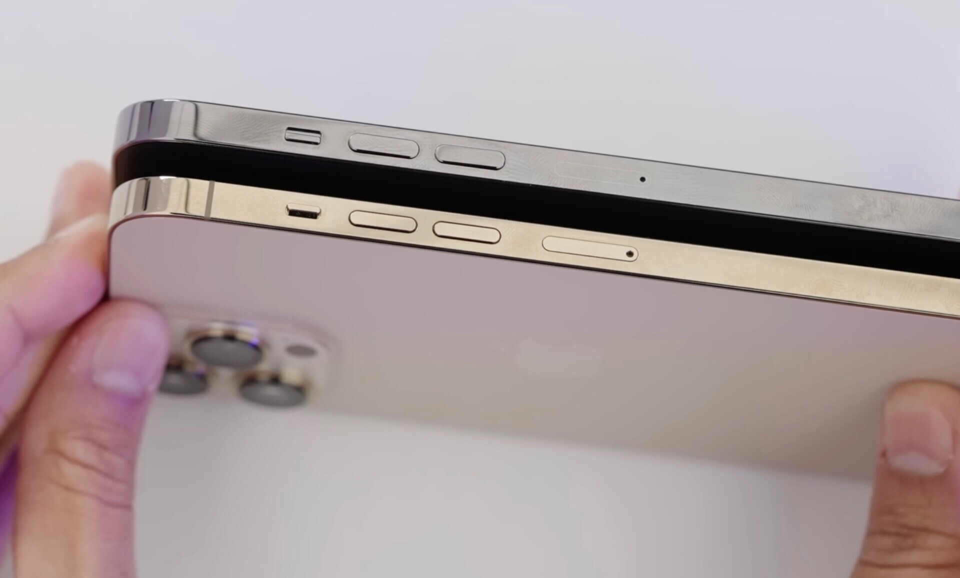 Apple iPhone 14 Pro Max: hands-on video met dummy-toestel belicht