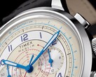 Close-up van de crèmekleurige wijzerplaat van de Timex Marlin Neo Classic Chronograph, met blauwe wijzers en Arabische cijfers, rode tachymetermarkeringen en een blauwe telemeterschaal langs de buitenrand.