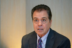 Een foto van de voormalige CEO van Savvy Games Group, Brian Ward
