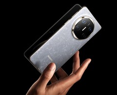 Apple lanceert naar verluidt zijn eerste opvouwbare telefoon in 2026 om te concurreren met de hier afgebeelde Huawei Mate X6. (Afbeeldingsbron: Huawei)
