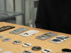 Nothing Phone (3a) prototypes getoond door het bedrijf. (Afbeeldingsbron: Eyal-M op Reddit)