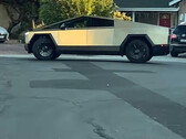 Cybertruck gefilmd die op een dubbeltje draait (beeld: mignoramus/YT)