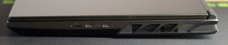 microSD-kaartlezer, USB type C met DisplayPort en PowerDelivery, USB type C met Thunderbolt, DisplayPort en PowerDelivery