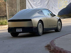 Tesla Cybercab rijdt op de openbare weg. (DamesMans217/X)