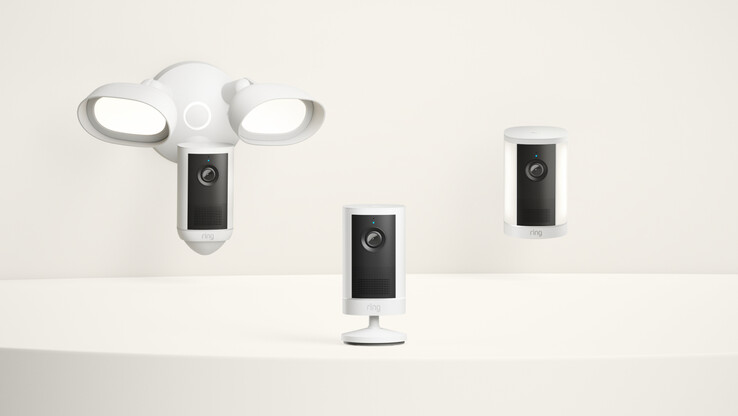 De Outdoor, Spotlight en Floodlight Cam 4K Plus-modellen brengen Retinal 4K naar meer installatietypen, waaronder batterij- en zonnevoeding bij bepaalde modellen.