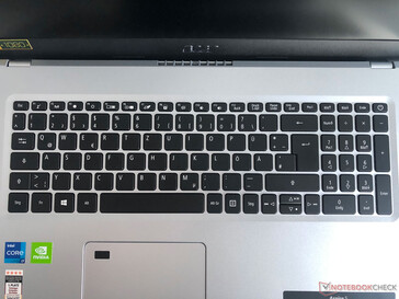 Het grote toetsenbord inclusief een numeriek toetsenbord.