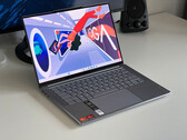 Lenovo Yoga Slim 7 14 G8 AMD-beoordeling - aangepaste Zen4 CPU en geweldige 2,9K OLED