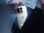 De OnePlus 16 zou een van de best scorende apparaten kunnen worden in AnTuTu's aankomende benchmarkranglijst. Afgebeeld: een promotionele afbeelding van de telefoon.