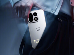 De OnePlus 16 zou een van de best scorende apparaten kunnen worden in AnTuTu's aankomende benchmarkranglijst. Afgebeeld: een promotionele afbeelding van de telefoon.