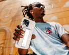 De UAG Lucent Power Kickstand heeft een 4.000 mAh batterij. (Beeldbron: Urban Armor Gear)