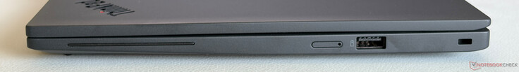 Rechts: SmartCard-lezer (optioneel), nano-simkaartsleuf, USB-A 3.2 Gen 1 (5 Gbit/s, Always-On), Kensington-slot