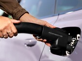 Een Porsche-adapter voor Tesla's Superchargers (Afbeelding bron: Porsche)
