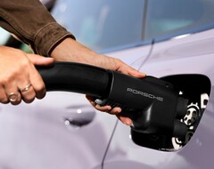 Een Porsche-adapter voor Tesla&#039;s Superchargers (Afbeelding bron: Porsche)