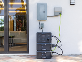 De Bluetti AC300 energiecentrale is nu verkrijgbaar voor $1.499 dankzij Bluetti's Clean Energy Incentive programma (Afbeelding bron: Bluetti)
