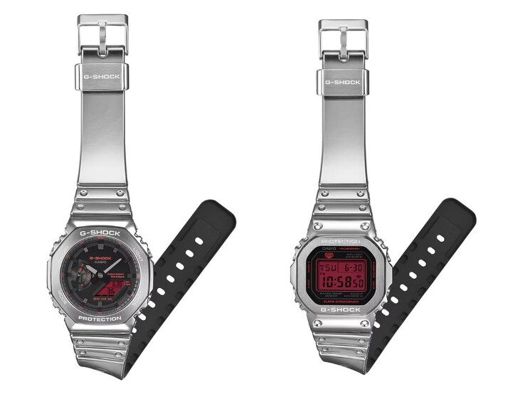 De Casio G-Shock GM-2100YRA-8A (links) en GM-5600YRA-8 (rechts) horloges