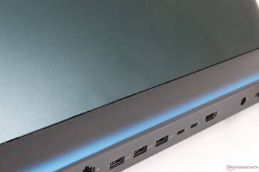 Het achterste koeldek is verantwoordelijk voor het zeer zware gewicht en grote formaat van de Alienware 18