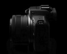 De Canon EOS R100 richt zich met zijn beperkte mogelijkheden en oude hardware op de ultrabudget spiegelloze cameramarkt. (Beeldbron: Canon)
