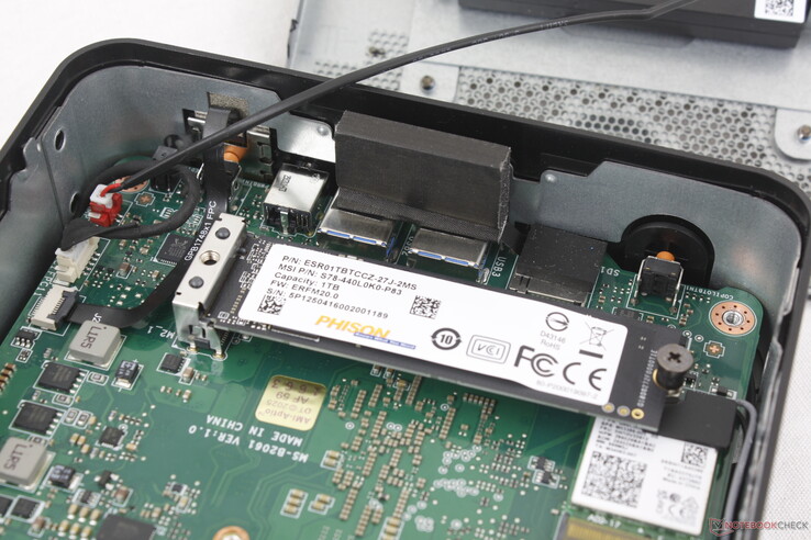M.2 2280 SSD met koellichaam verwijderd