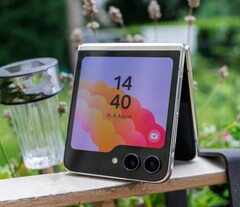 De Galaxy Z Flip5. (Bron: Notebookcheck)