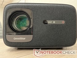 In review: Casiris OmniStar L80 LCD-projector. Reviewprojector geleverd door Casiris.